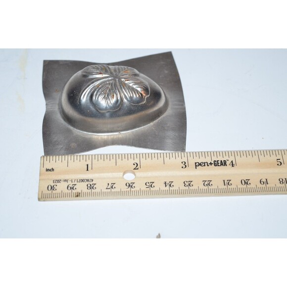 Vtg Chocolate Mold Easter Egg HALF Four Leaf Lucky Clover St. Patrick's Day - Picture 4 of 5